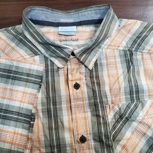 Columbia Button Down Shirt Men XL Orange Gray Plaid Outdoors Omni Wick Short Sle